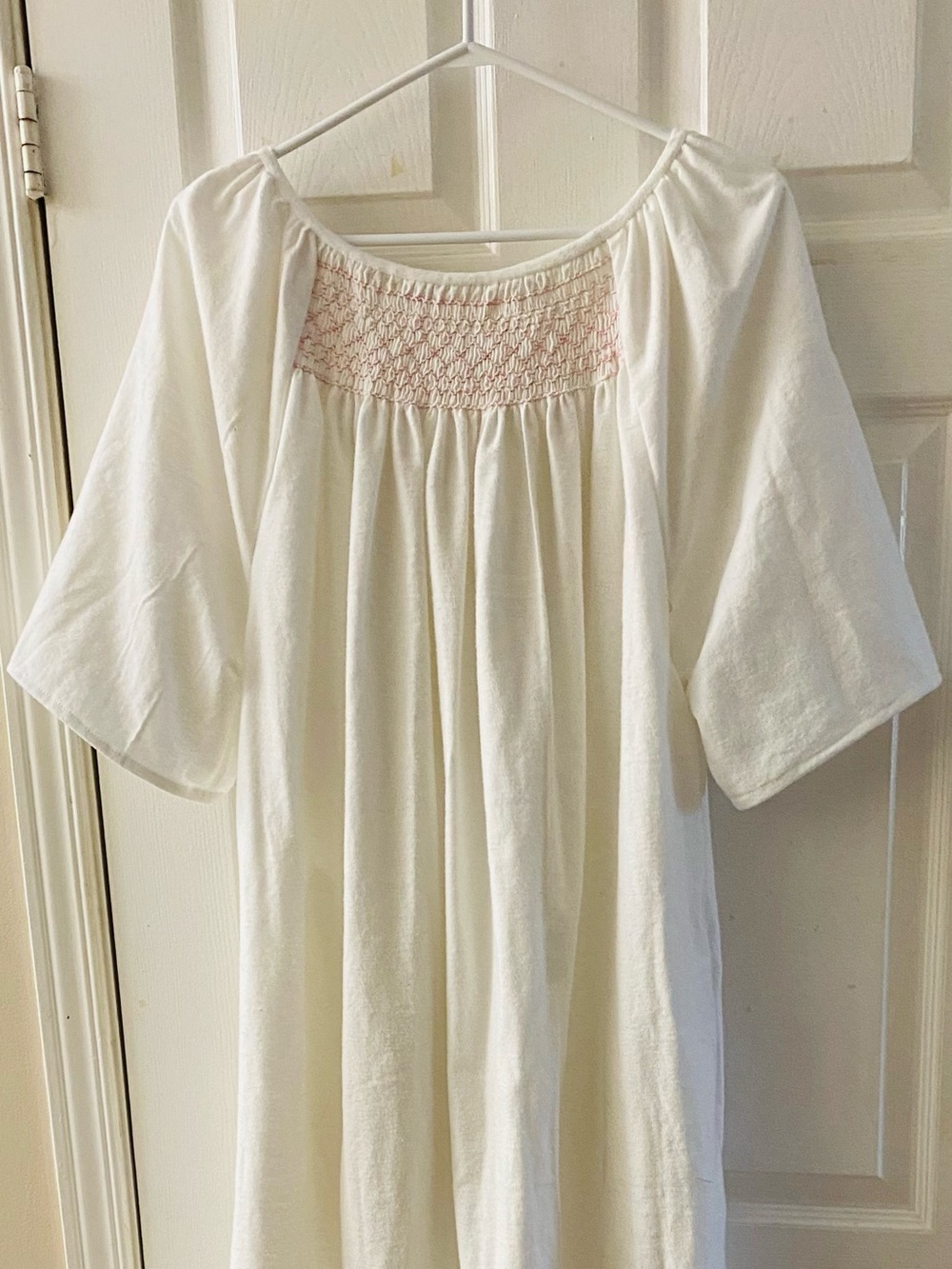 Smocked Short Sleeve Flannel Nightgown
S-M